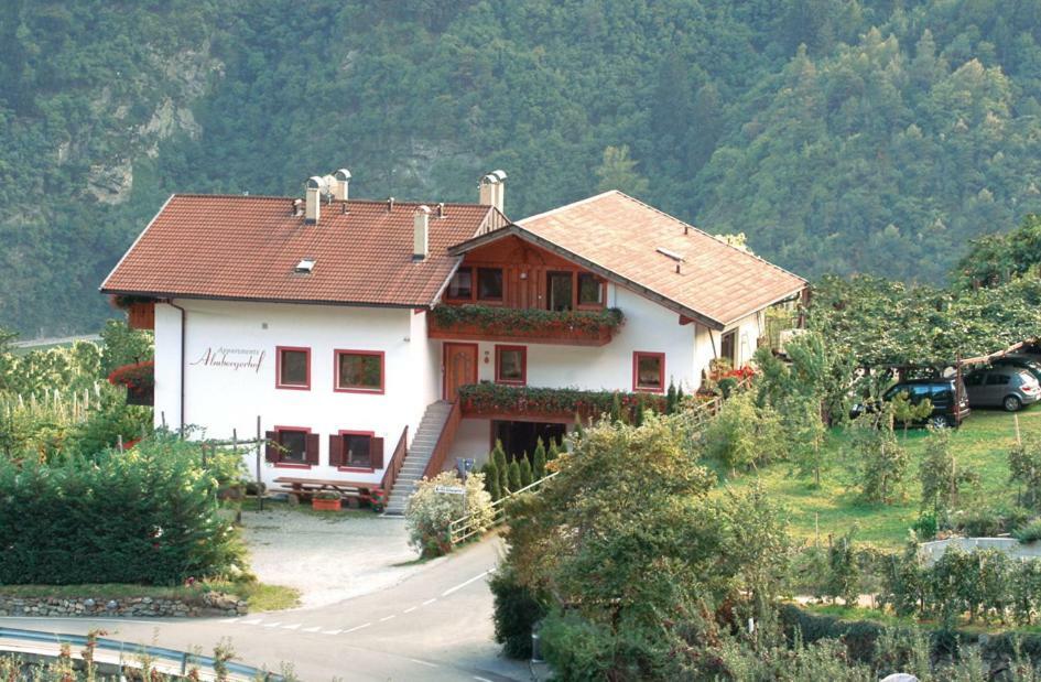 Almbergerhof Apartment Lagundo Bagian luar foto